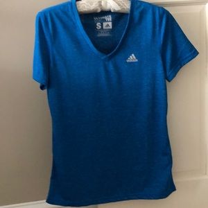 Athletic tee